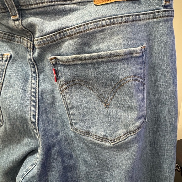 Levi’s Blue Denim Jeans - Picture 5 of 7